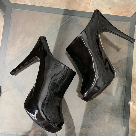 STUART WEITZMAN Patent Leather High Heel Mule Booti - Picture 3 of 14